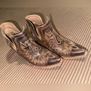 Ariat Dixon Booties Size 9 Distressed Brown